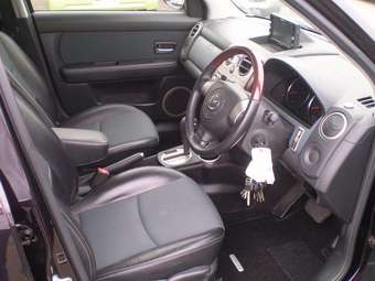 2005 Mazda Verisa Images