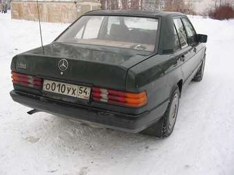 1985 Mercedes-Benz 190 Pictures