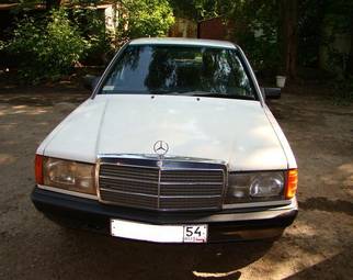 1992 Mercedes-Benz 190 Pictures