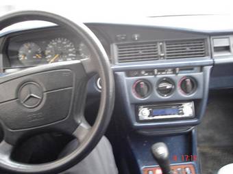 1993 Mercedes-Benz 190 Pics