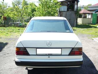 1985 Mercedes-Benz E-Class Pictures
