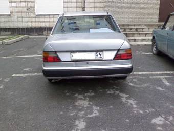 1988 Mercedes-Benz E-Class Pictures