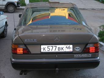 1989 Mercedes-Benz E-Class Wallpapers