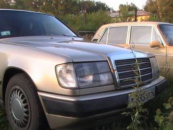 1989 Mercedes-Benz E-Class Pictures