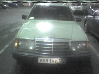 1990 Mercedes-Benz E-Class Pictures