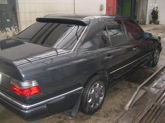 1993 Mercedes-Benz E-Class Images