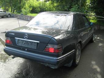 1994 Mercedes-Benz E-Class Pictures