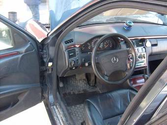 1996 Mercedes-Benz E-Class Pictures