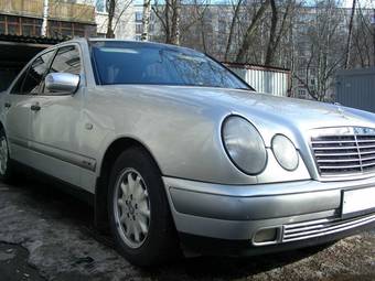 1999 Mercedes-Benz E-Class Images