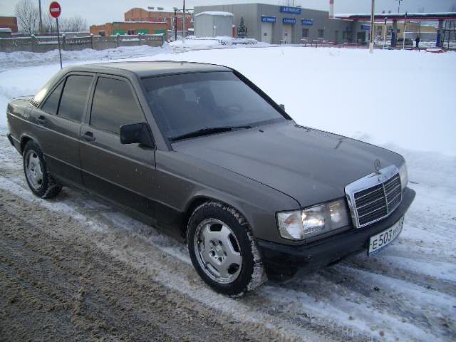 1985 Mercedes-Benz E190