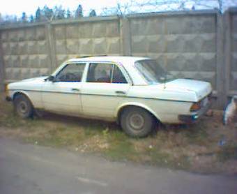 1977 Mercedes Benz E200