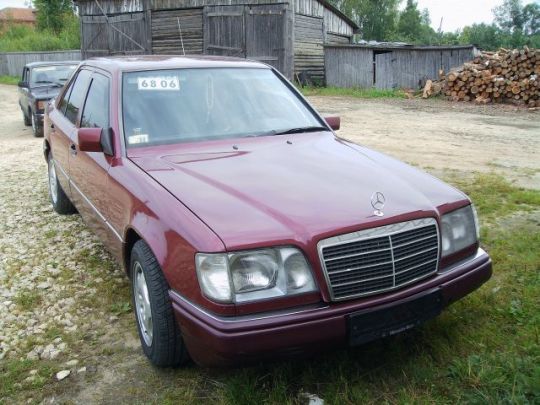 1994 Mercedes-Benz E220