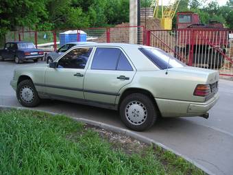 1990 Mercedes-Benz E230
