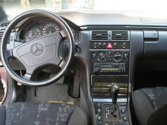 1998 Mercedes-Benz E240