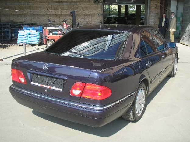 1998 Mercedes-Benz E240