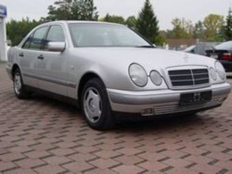 1998 Mercedes-Benz E240