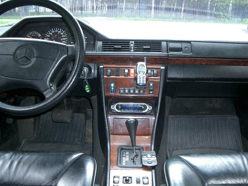 1992 Mercedes-Benz E300