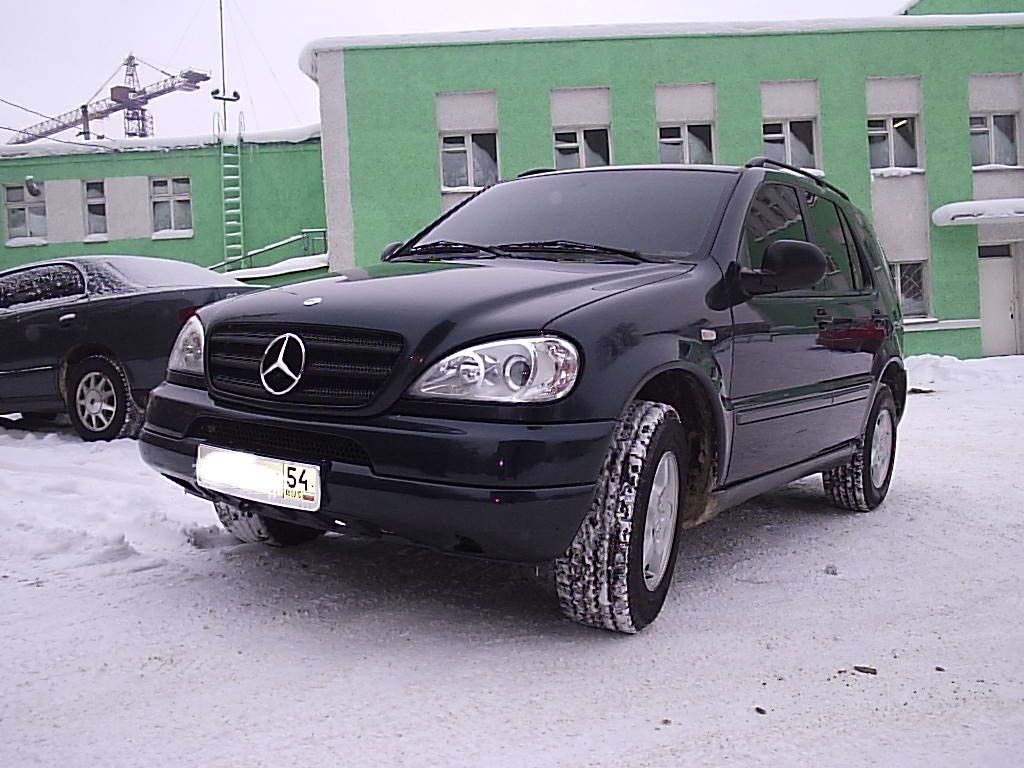 1998 Mercedes-Benz E320