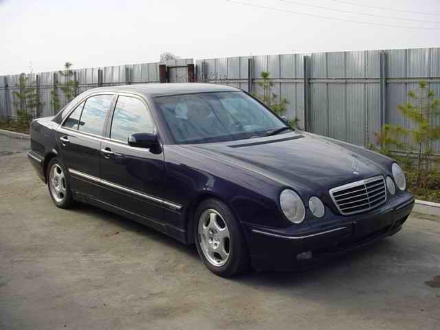 1999 Mercedes-Benz E320