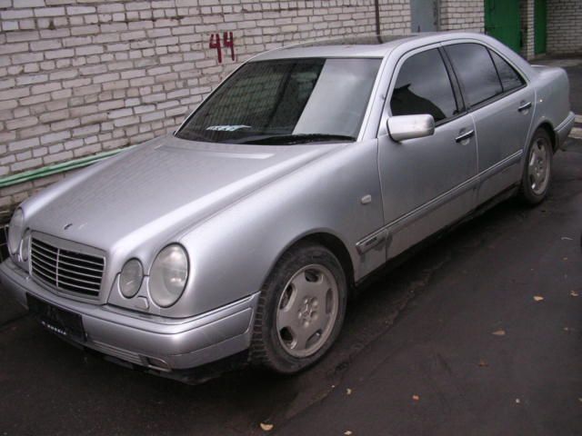 1996 Mercedes-Benz E420