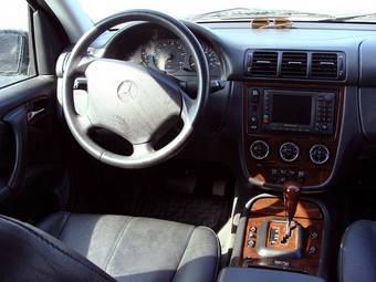 2004 Mercedes-Benz ML-Class Images