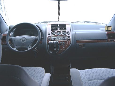1998 Mercedes-Benz V230