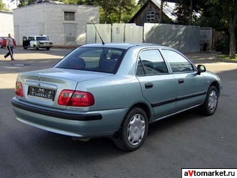 2003 Mitsubishi Carisma Pics