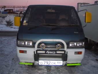 1988 Mitsubishi Delica