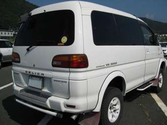 1995 Mitsubishi Delica Images
