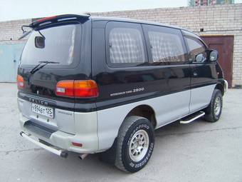 1995 Mitsubishi Delica Pictures