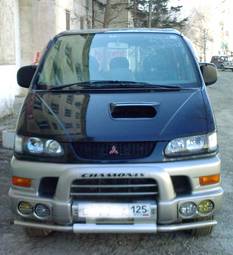 1997 Mitsubishi Delica Photos
