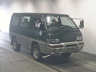 1998 Mitsubishi Delica Photos