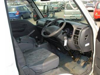 2003 Mitsubishi Delica Van Pictures