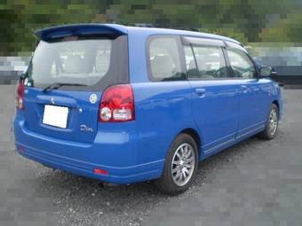 2001 Mitsubishi Dion Pics