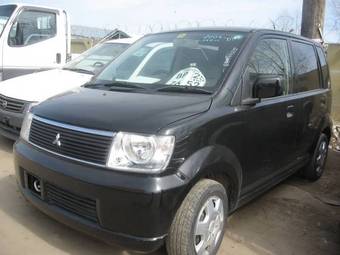 2004 Mitsubishi eK Wagon Photos