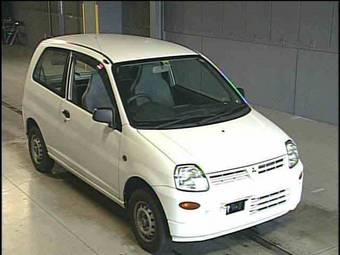 2004 Mitsubishi Minica Images