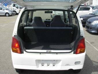 2004 Mitsubishi Minica Pictures