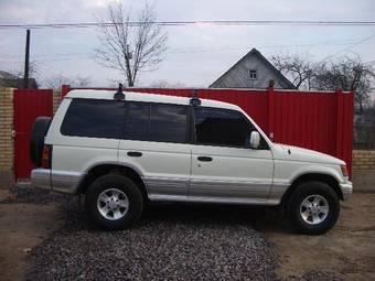 1993 Mitsubishi Montero Photos