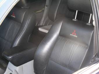 2002 Mitsubishi Montero Sport Photos