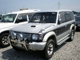 1995 Mitsubishi Pajero Photos