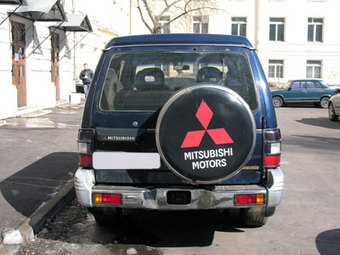 1997 Mitsubishi Pajero Photos