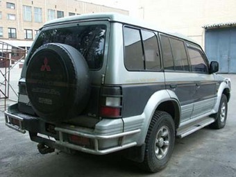 1997 Mitsubishi Pajero Images