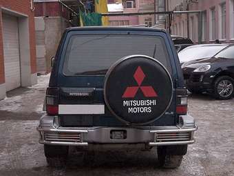 1997 Mitsubishi Pajero Pictures