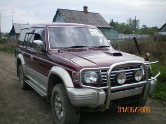 1998 Mitsubishi Pajero Photos