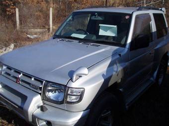 1998 Mitsubishi Pajero Photos
