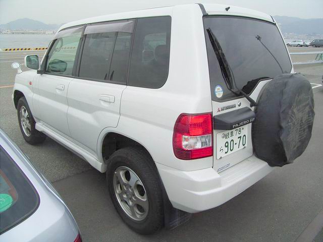 1999 Mitsubishi Pajero Images