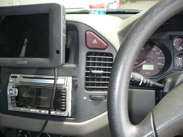2000 Mitsubishi Pajero