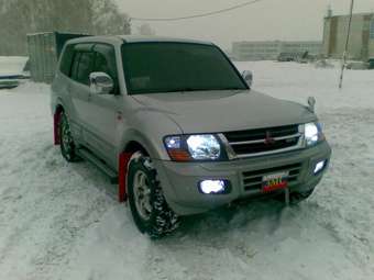 2000 Mitsubishi Pajero Pics