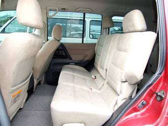 2000 Mitsubishi Pajero Pic