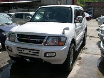 2002 Mitsubishi Pajero Pictures